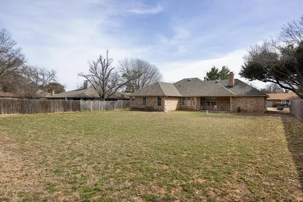 $324,900 | 1214 Chaparral Ln., Granbury, TX 76048