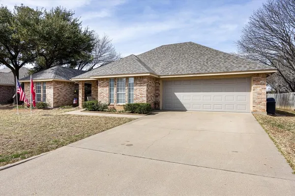 $324,900 | 1214 Chaparral Ln., Granbury, TX 76048