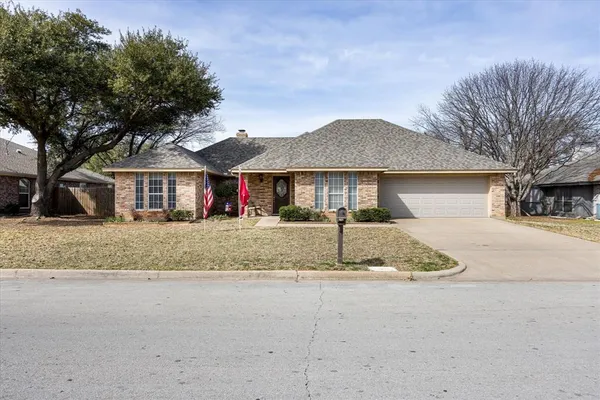 $324,900 | 1214 Chaparral Ln., Granbury, TX 76048