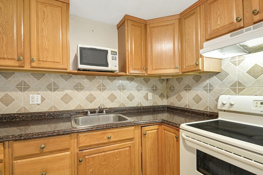 261 Boston Post Road East, Unit 2 Marlborough, MA 01752 - Photo 4 of 19 Gallery Image 4