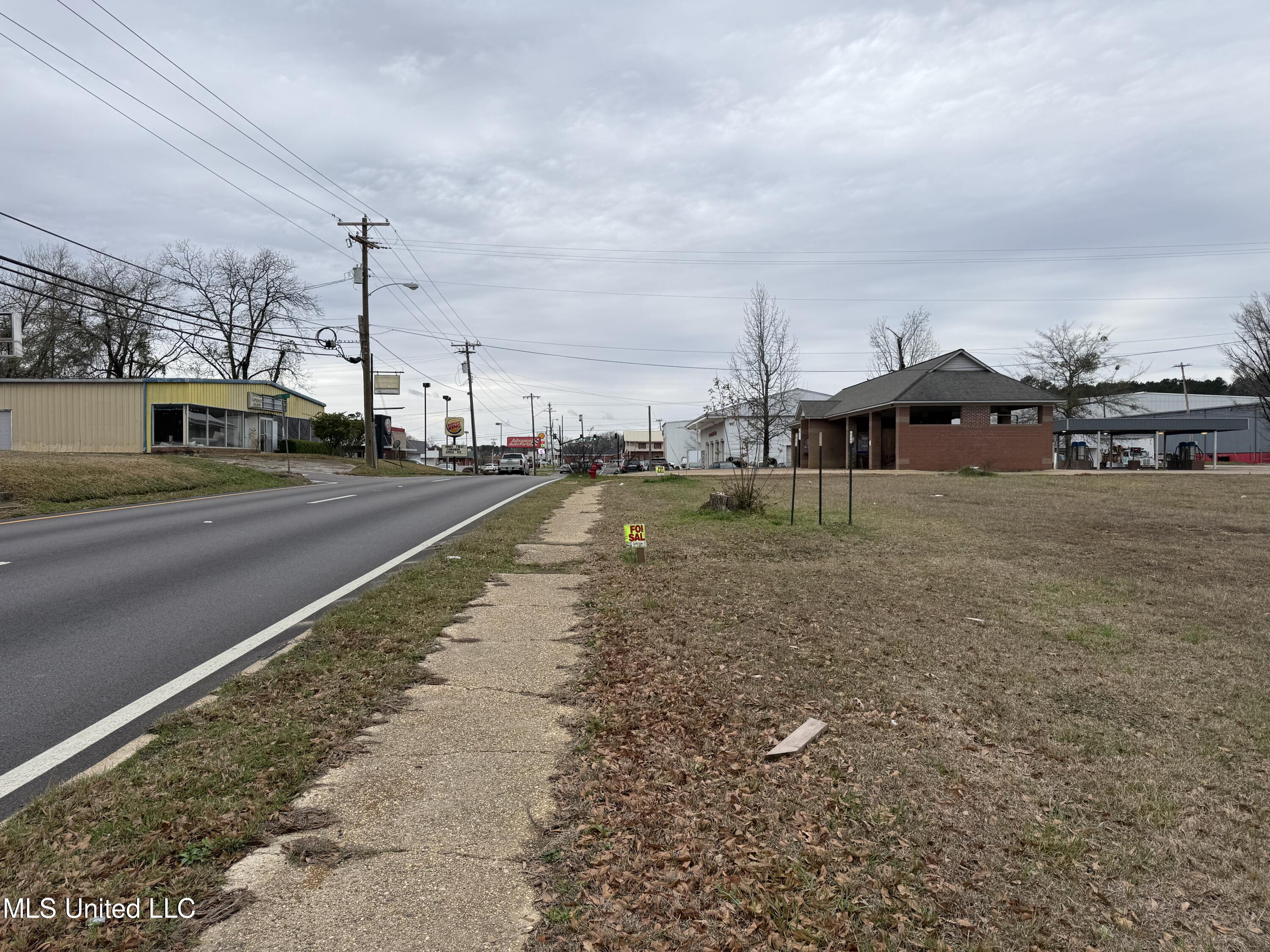 289 West Beacon Street Philadelphia, MS 39350 - Photo 11 of 14 Photo Jan 17 2026, 1 49 25 PM