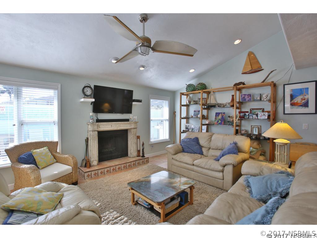 186 Flamingo Road Edgewater, FL 32141 - Photo 12 of 36 Gallery Image 12