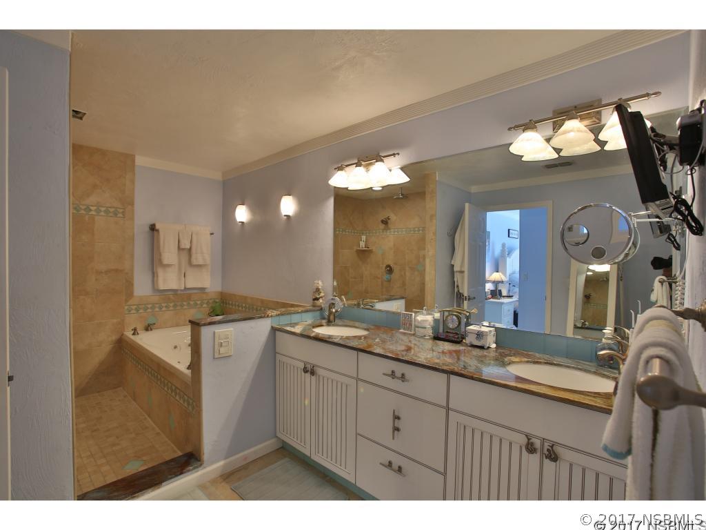 186 Flamingo Road Edgewater, FL 32141 - Photo 19 of 36 Gallery Image 19