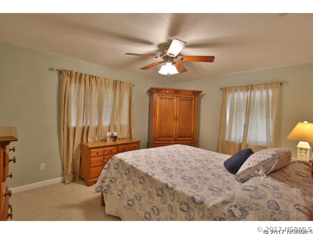 186 Flamingo Road Edgewater, FL 32141 - Photo 6 of 36 Gallery Image 6