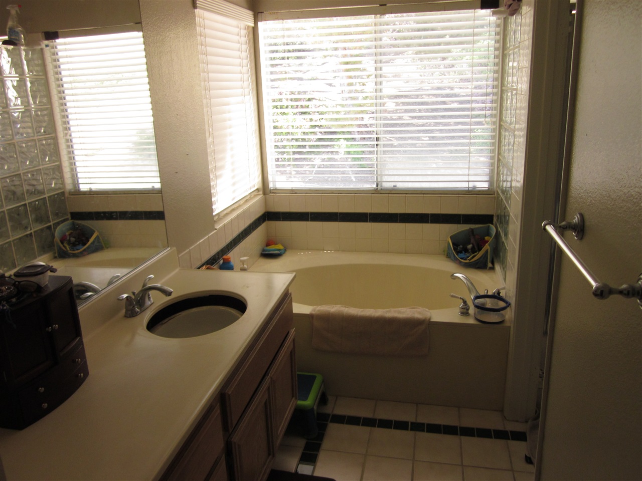 1721 Crystal Ridge Way Vista, CA 92081 - Photo 15 of 23
