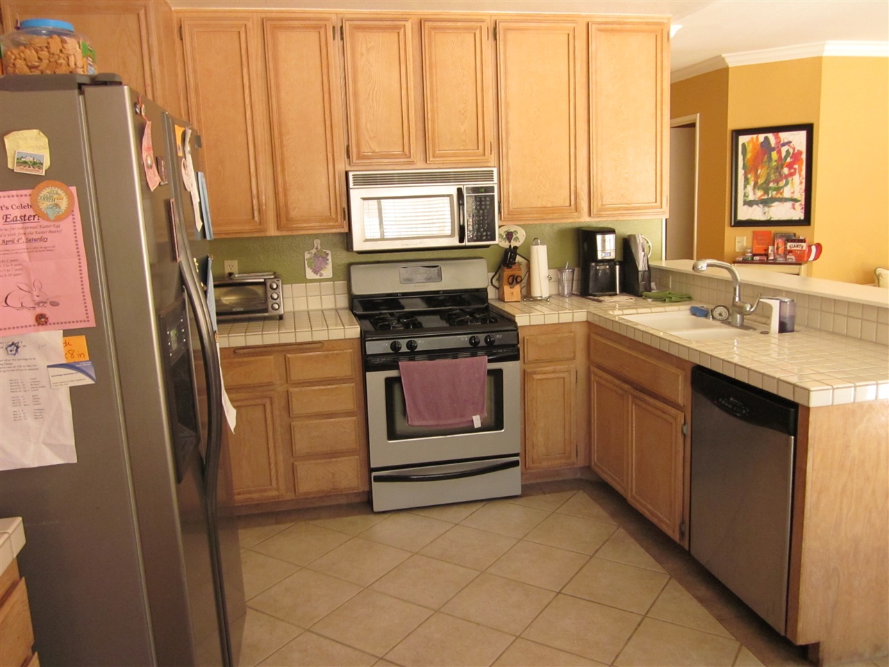 1721 Crystal Ridge Way Vista, CA 92081 - Photo 3 of 23
