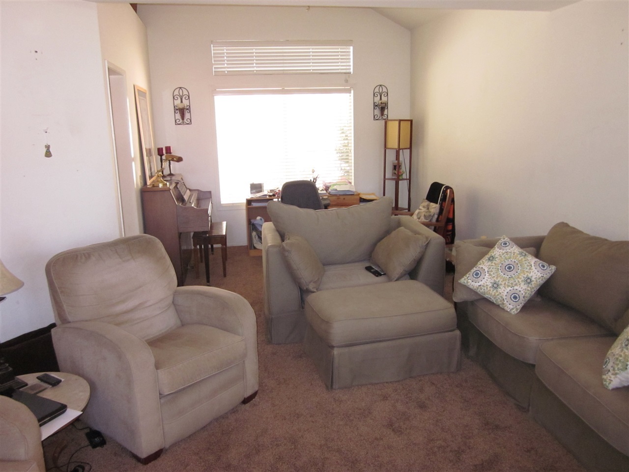 1721 Crystal Ridge Way Vista, CA 92081 - Photo 4 of 23