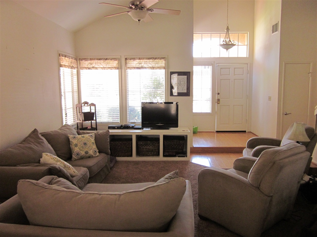 1721 Crystal Ridge Way Vista, CA 92081 - Photo 5 of 23