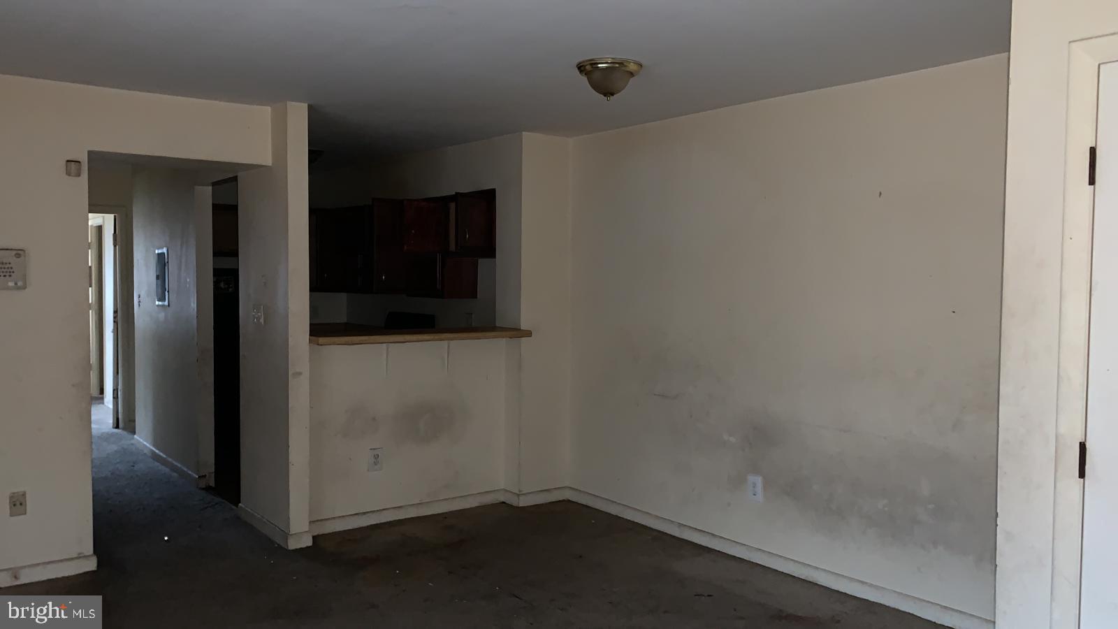 2634 Bowen Road Southeast, Unit 202 Washington, DC 20020 - Photo 2 of 11 a room that has a window in it
