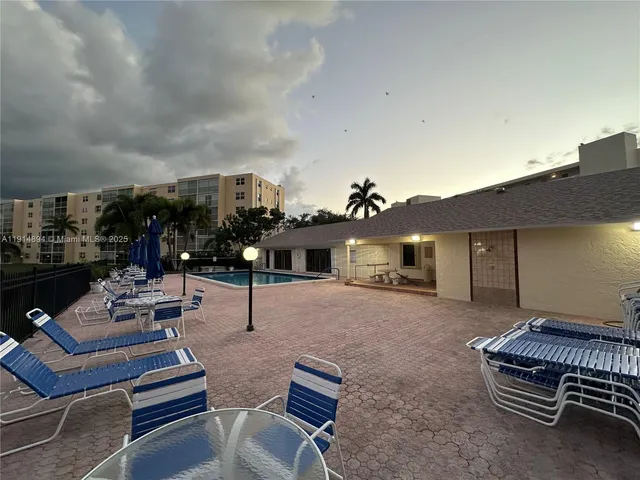 $2,200 | 311 Southeast 3rd Street, Unit 209, Dania Beach, FL 33004