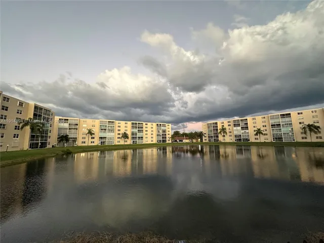 $2,200 | 311 Southeast 3rd Street, Unit 209, Dania Beach, FL 33004
