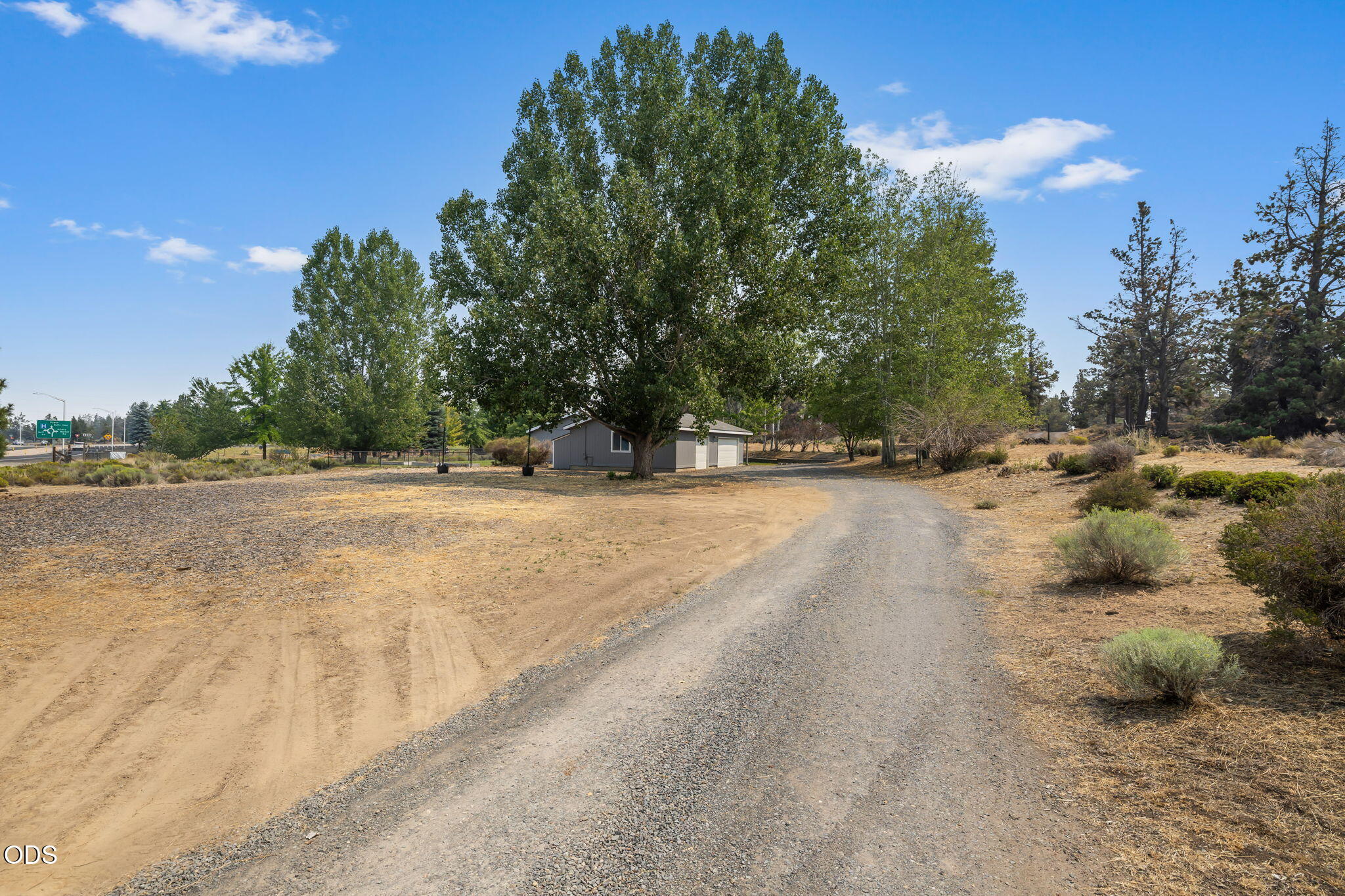 62362 Powell Butte Road Bend, OR 97701 - Photo 3 of 44 Gallery Image 3