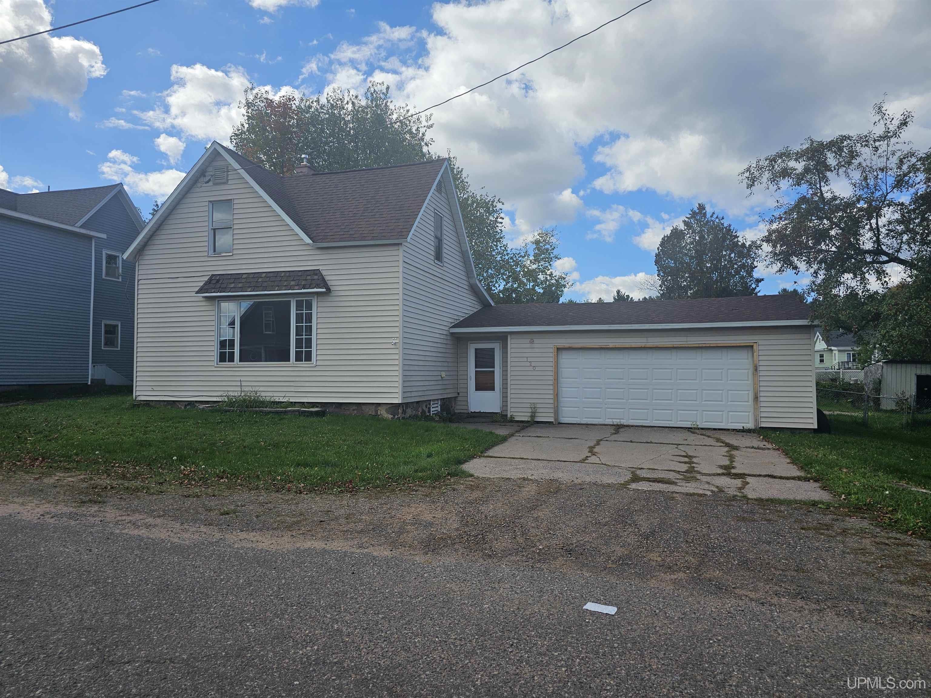120 Silver Street Ishpeming, MI 49849 - Photo 2 of 35