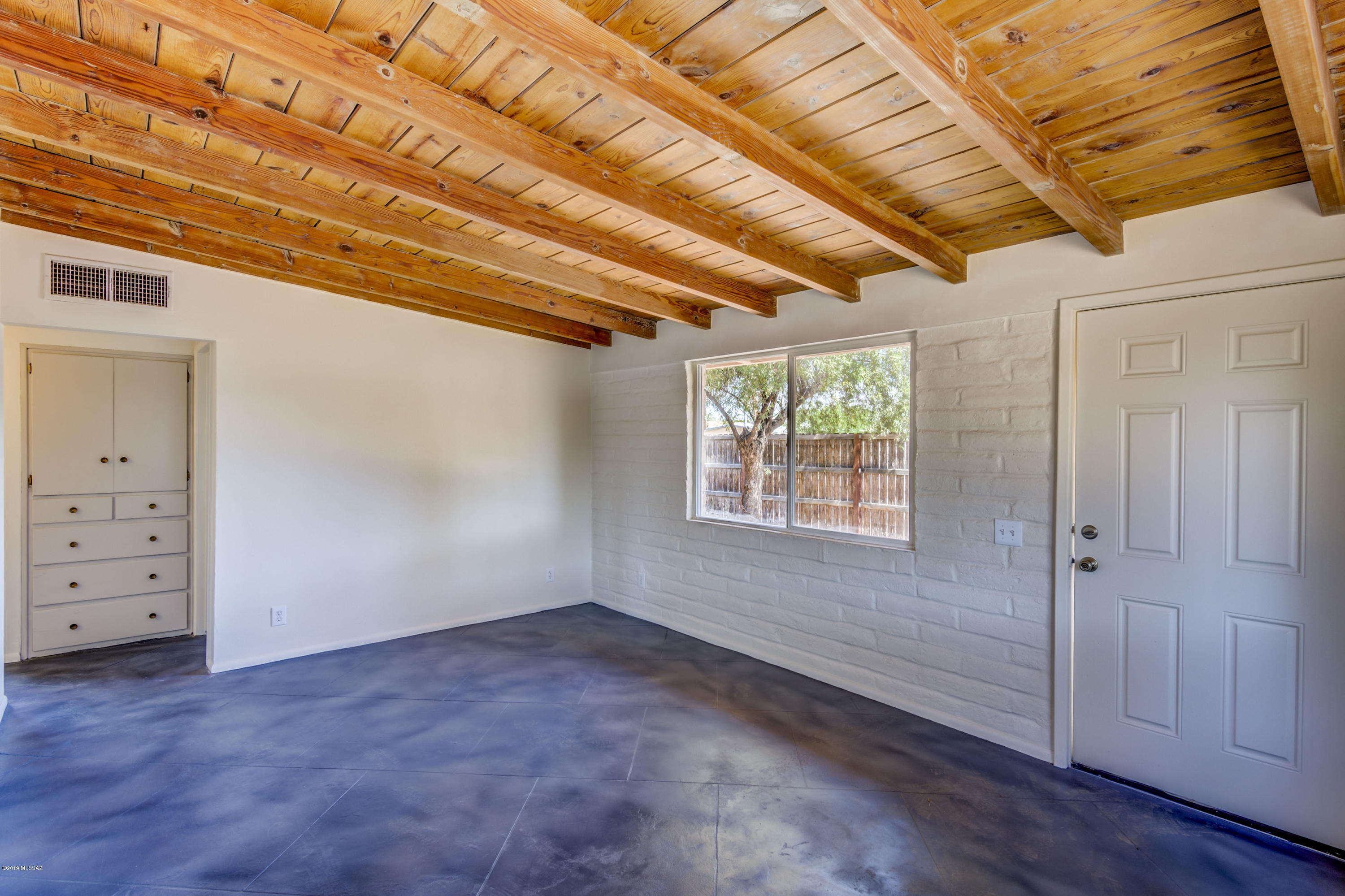 248 East Roger Road Tucson, AZ 85705 - Photo 9 of 17