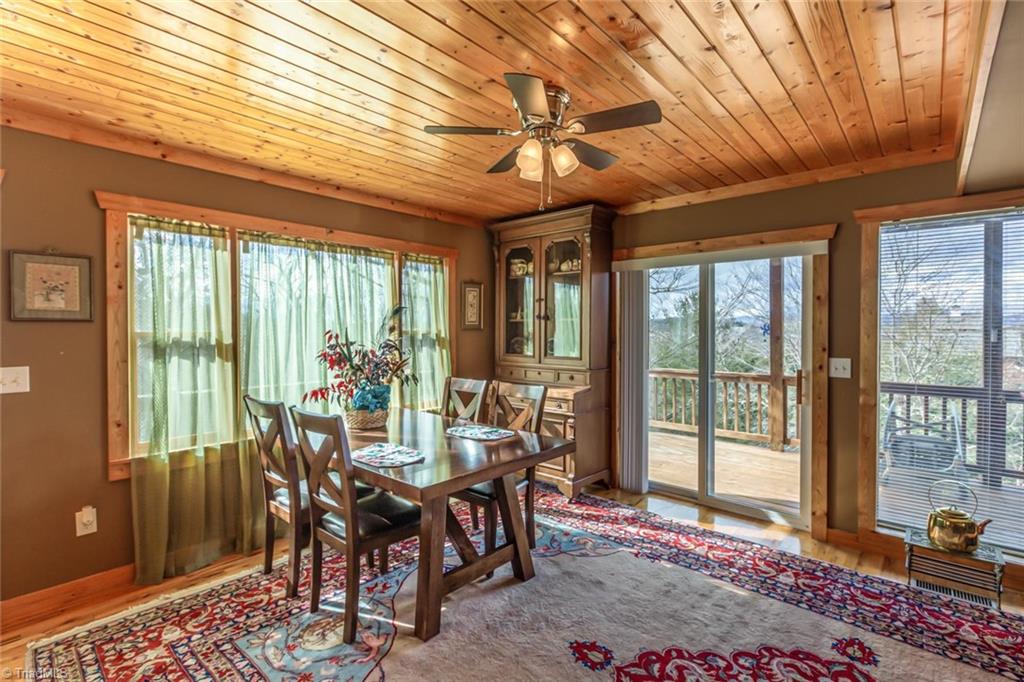 83 Mountain Ridge Road Piney Creek, NC 28663 - Photo 10 of 39 Dining area