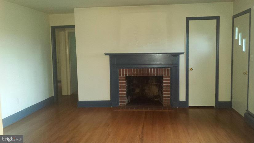 7420 Quaker Neck Road Chestertown, MD 21620 - Photo 6 of 9 Living Room