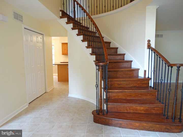 802 Green Ridge Circle Langhorne, PA 19053 - Photo 2 of 25 Foyer