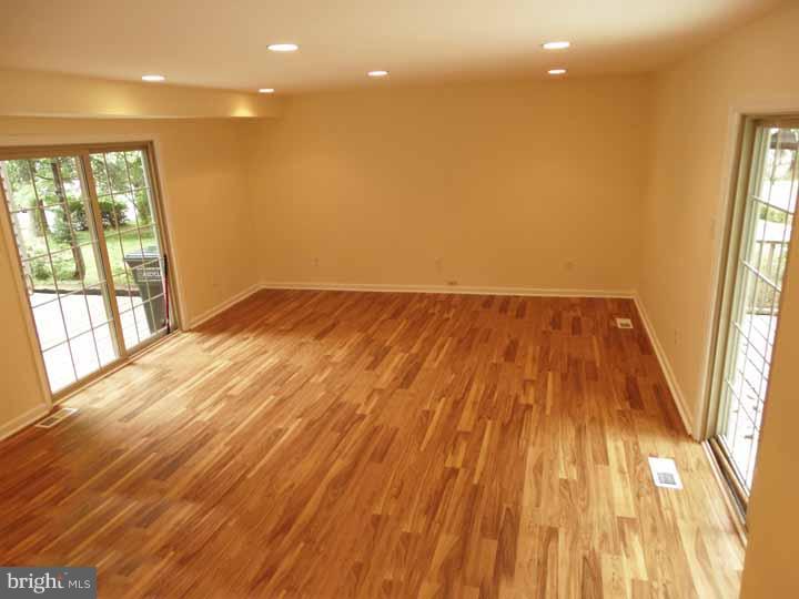 802 Green Ridge Circle Langhorne, PA 19053 - Photo 12 of 25 Family Room