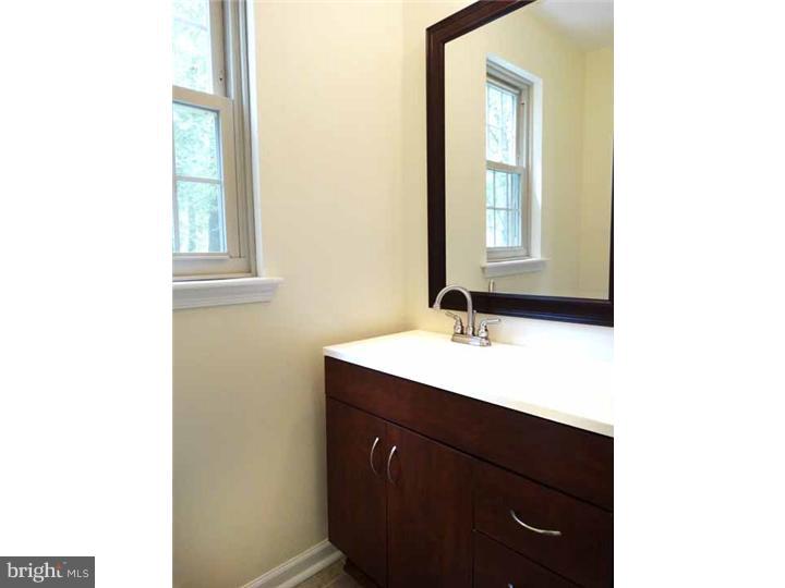 802 Green Ridge Circle Langhorne, PA 19053 - Photo 22 of 25 Half Bath