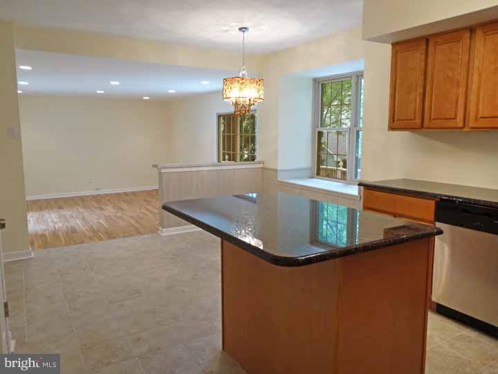 802 Green Ridge Circle Langhorne, PA 19053 - Photo 9 of 25 Kitchen