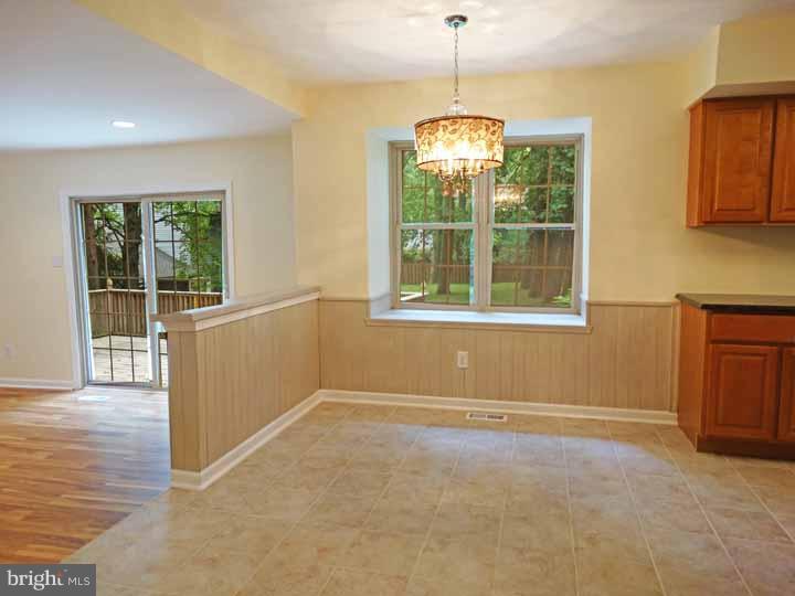 802 Green Ridge Circle Langhorne, PA 19053 - Photo 10 of 25 Breakfast Room