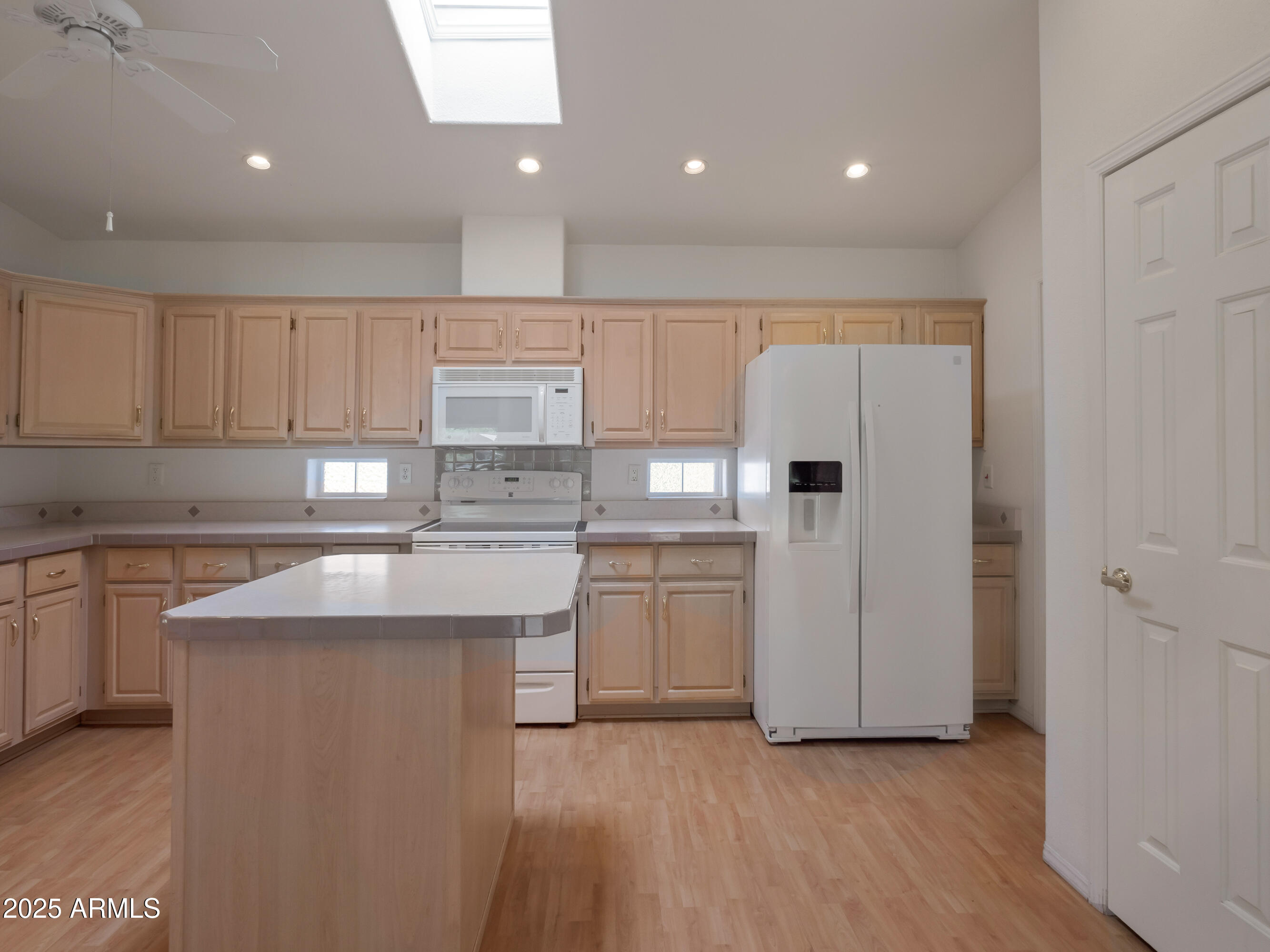 2050 West State Rte 89A, Unit 344 Sedona, AZ 86336 - Photo 20 of 35 a kitchen with a sink stove and refrigerator