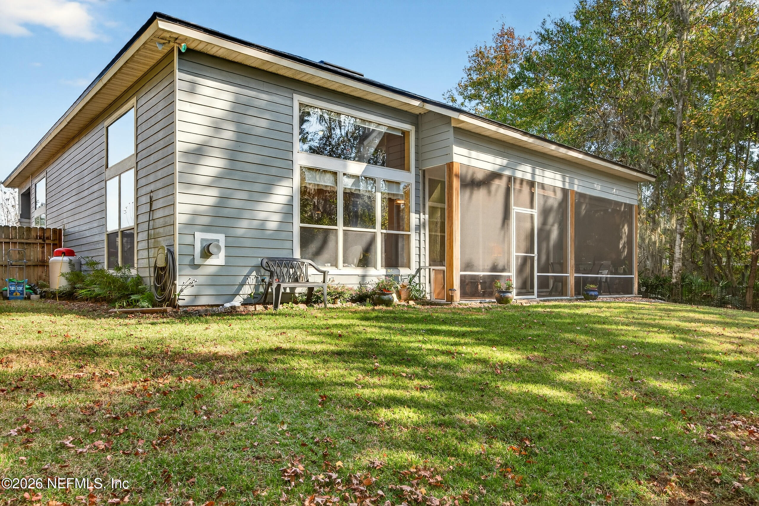 588 Reflection Cove Road Jacksonville, FL 32218 - Photo 51 of 53 a backyard of a house