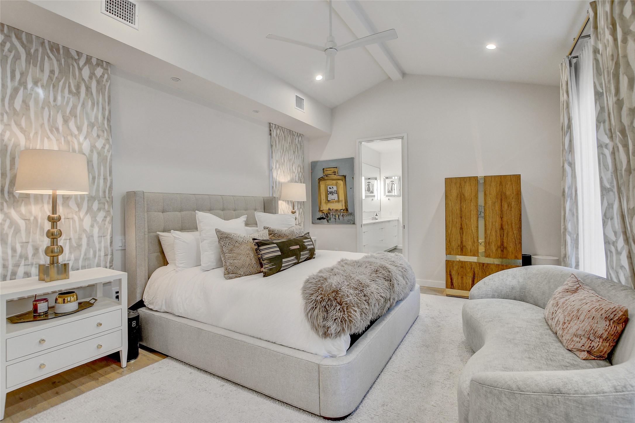 2006 Ford Street Austin, TX 78704 - Photo 14 of 40 Primary bedroom with vaulted ceilings