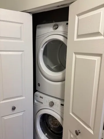 $2,015 | 625 Deerfield Road, Unit 209, Deerfield, IL 60015