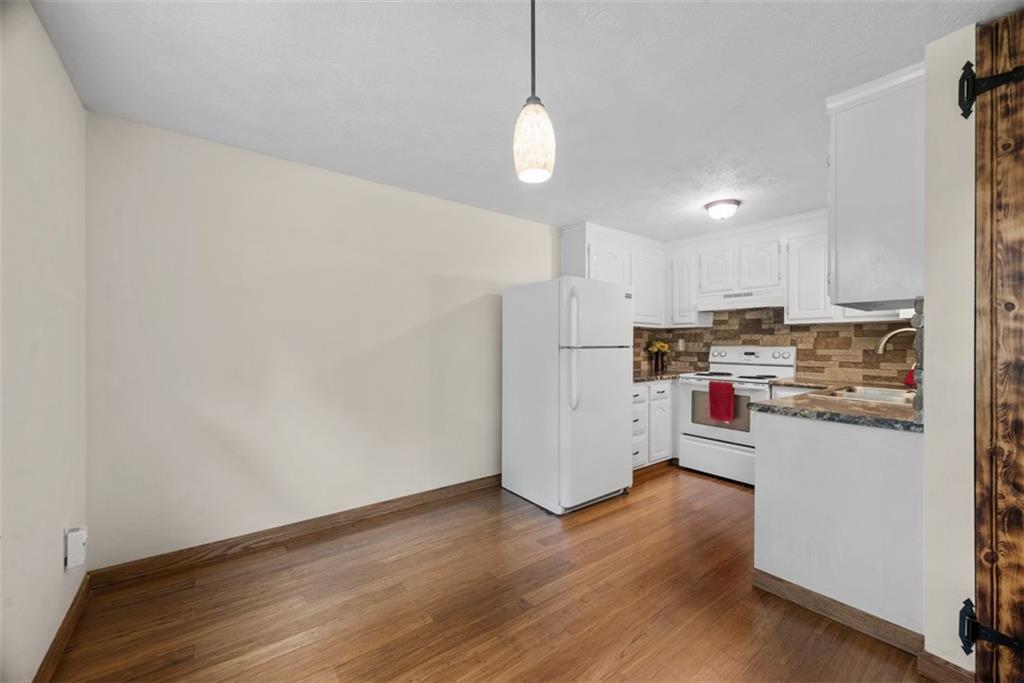 905 Countryside Drive McKees Rocks, PA 15136 - Photo 5 of 19