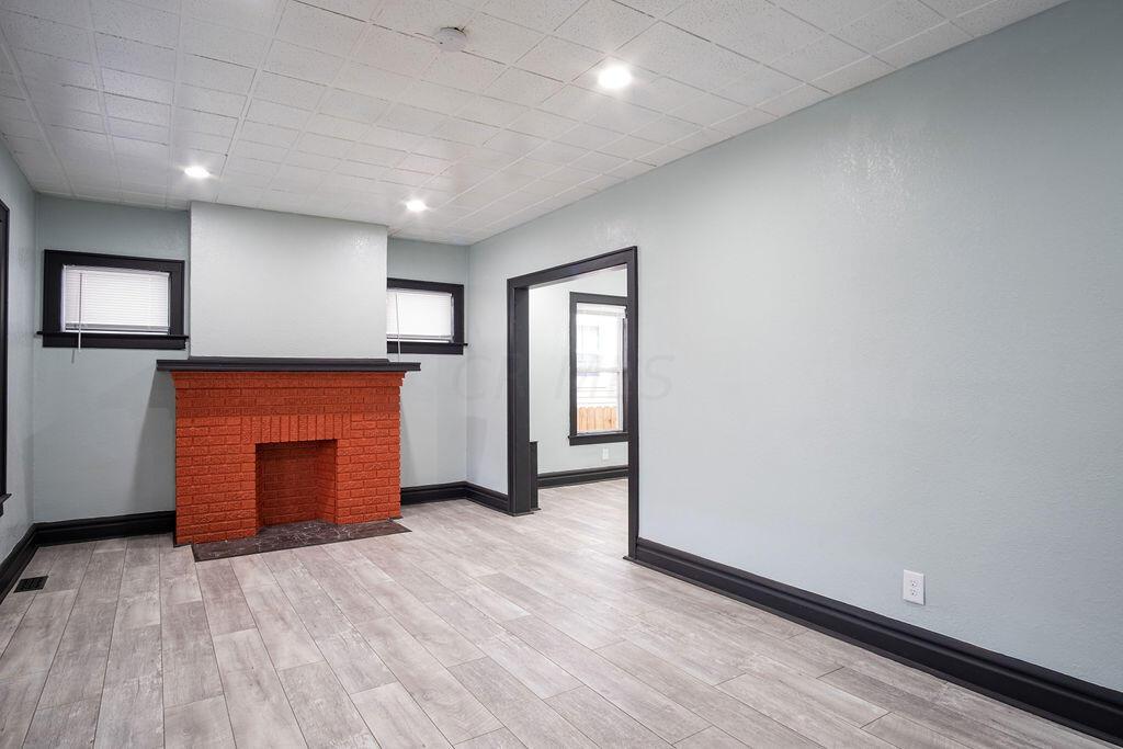 1326 Lockbourne Road Columbus, OH 43206 - Photo 4 of 31
