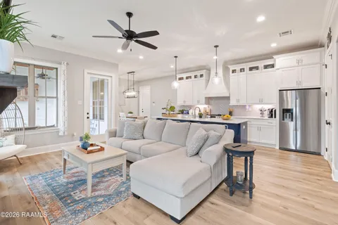 $360,000 | 101 Oak Village Drive, Scott, LA 70583