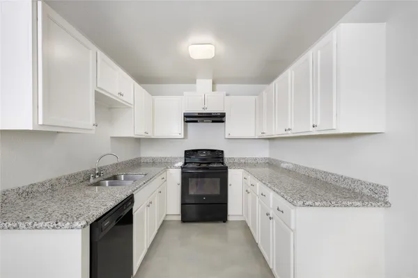 $1,550 | 634 Luke Street, Unit B, Dayton, TX 77535