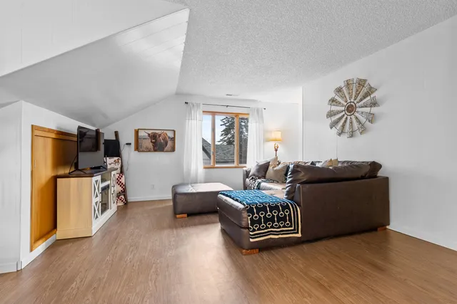 $379,000 | 1002 South Mill Street, Colfax, WA 99111