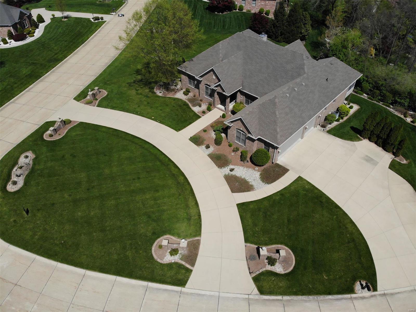 4504 Eagle Ridge Court Godfrey, IL 62035 - Photo 2 of 33 Gallery Image 2