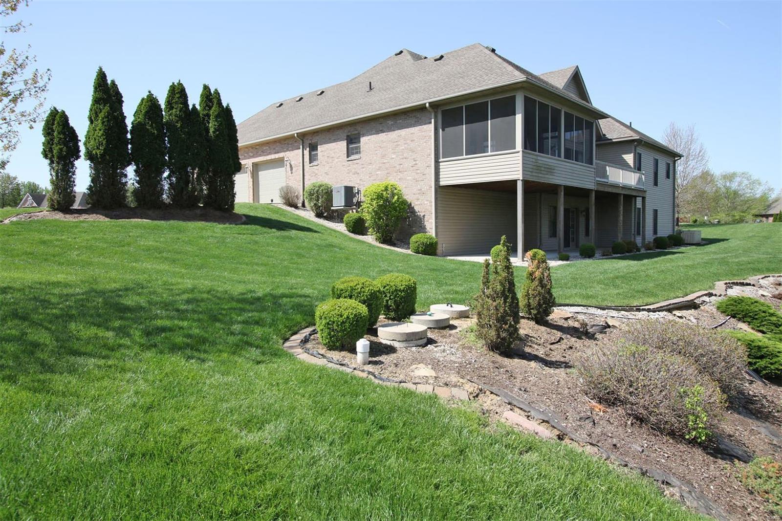 4504 Eagle Ridge Court Godfrey, IL 62035 - Photo 5 of 33 Gallery Image 5
