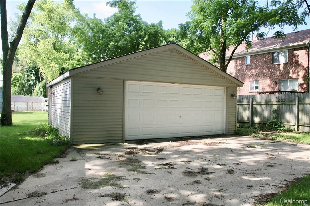 102 Fraser Street Rochester, MI 48307 - Photo 10 of 10 fullsizeoutput_d6.jpeg