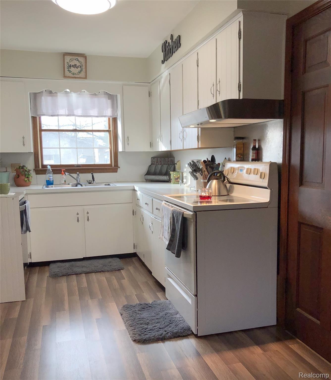 2467 Lasalle Road Monroe, MI 48162 - Photo 9 of 16 kitchen2-2.jpg