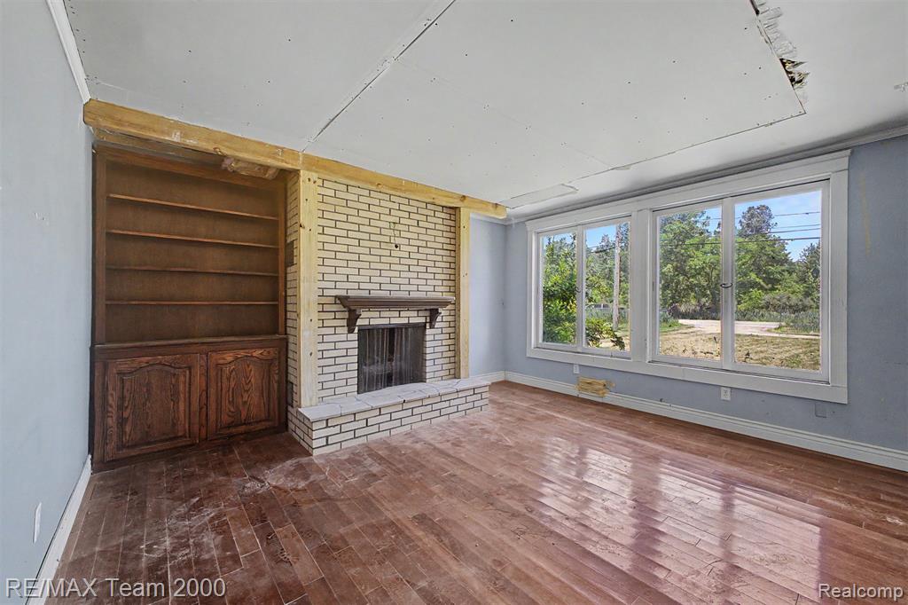 2145 Oakville Waltz Road New Boston, MI 48164 - Photo 5 of 56