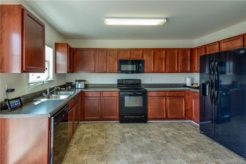 1426 River Run Road Lowell, NC 28098 - Photo 5 of 23 Gallery Image 5
