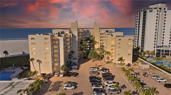 $675,000 | 6662 Estero Boulevard, Unit 508, Fort Myers Beach, FL 33931