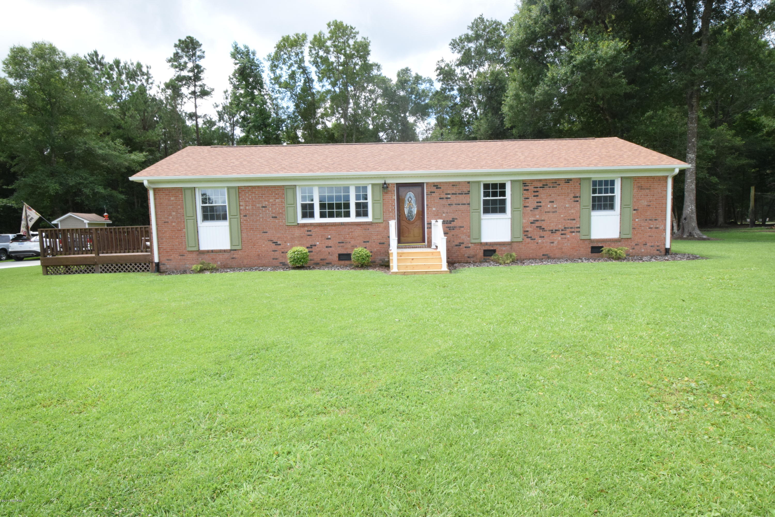 135 Virgin Road Newport, NC 28570 - Photo 1 of 39 Front House