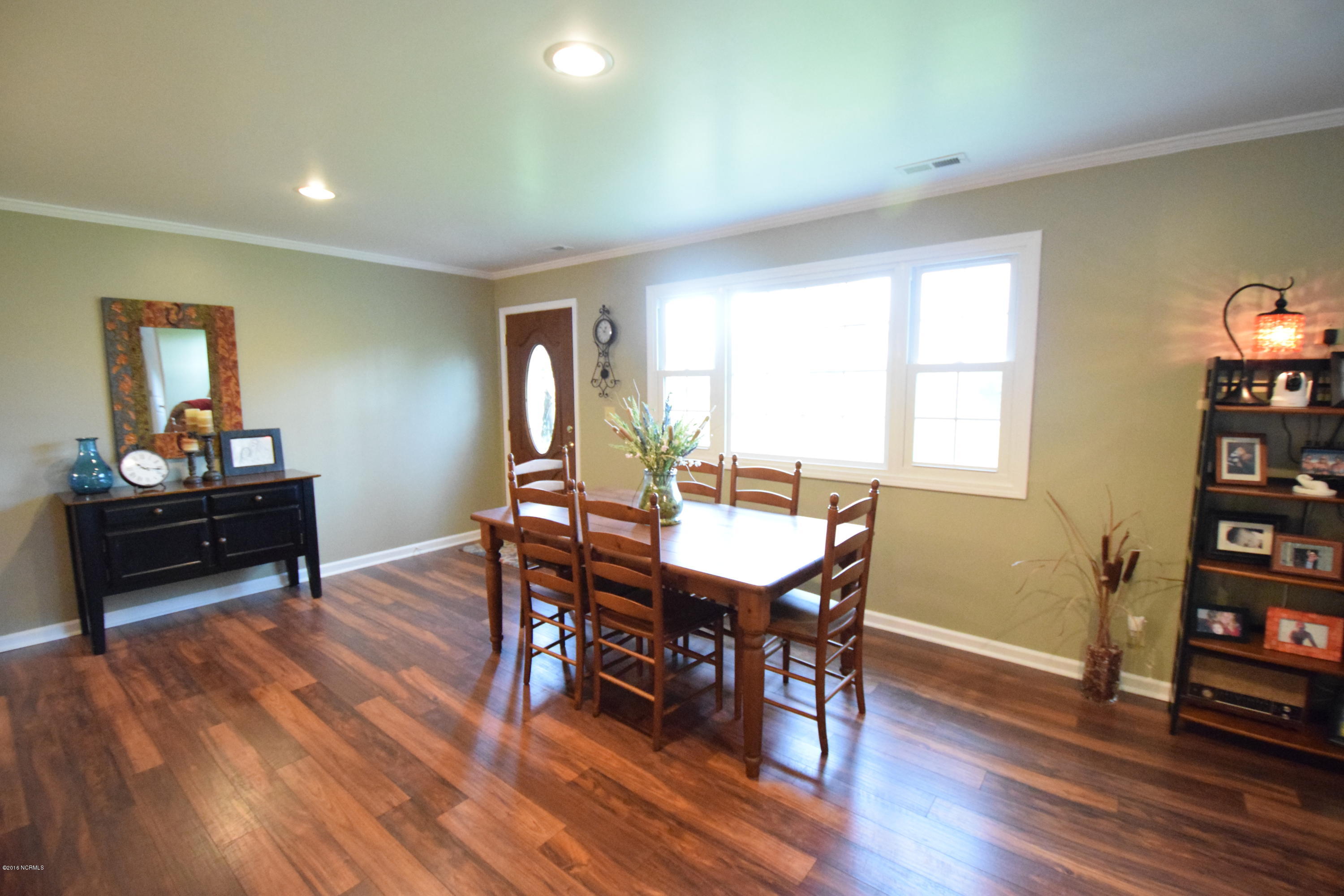 135 Virgin Road Newport, NC 28570 - Photo 13 of 39 Dining Area