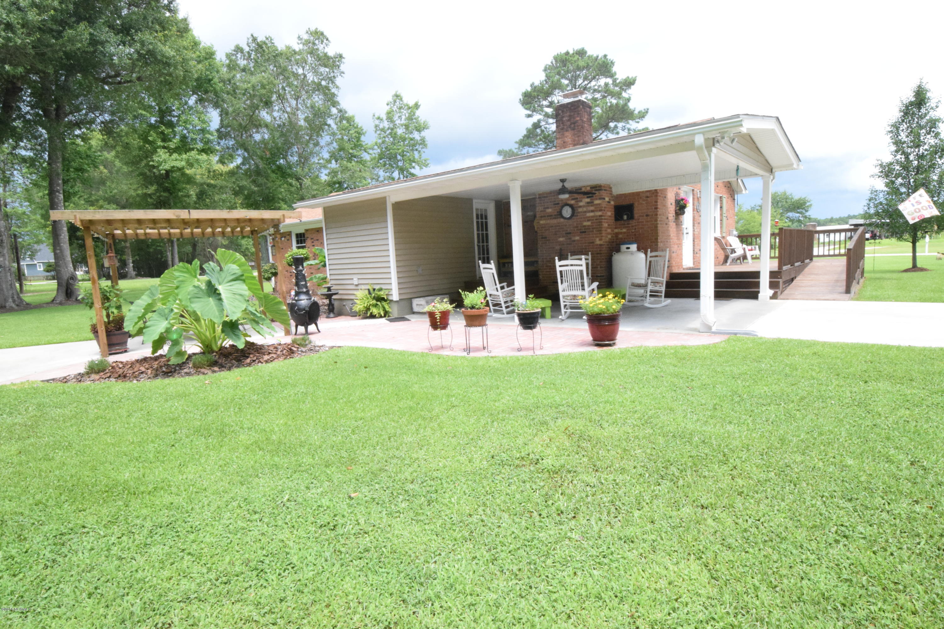 135 Virgin Road Newport, NC 28570 - Photo 3 of 39 Side of House