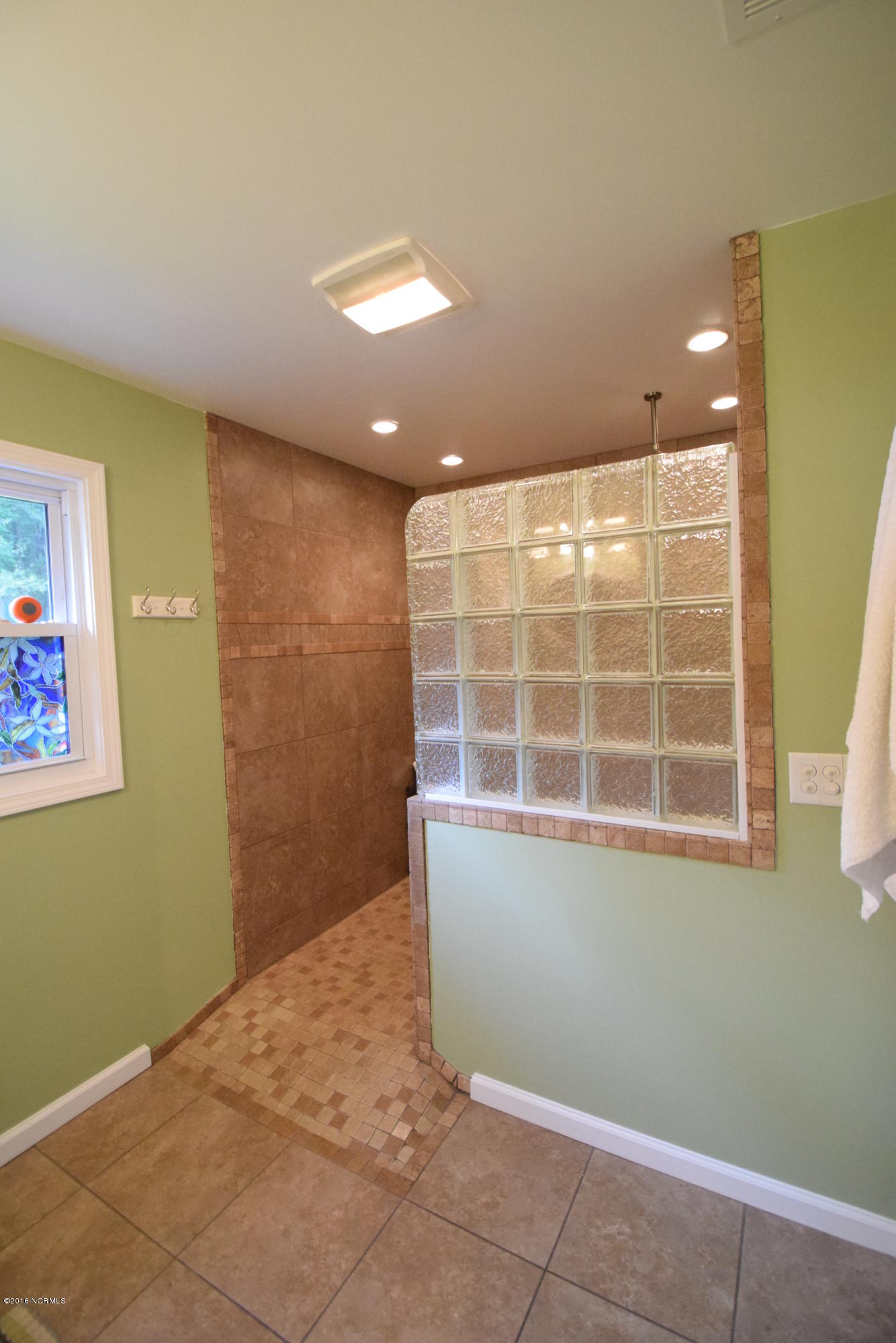135 Virgin Road Newport, NC 28570 - Photo 31 of 39 Handicapped Bathroom Access