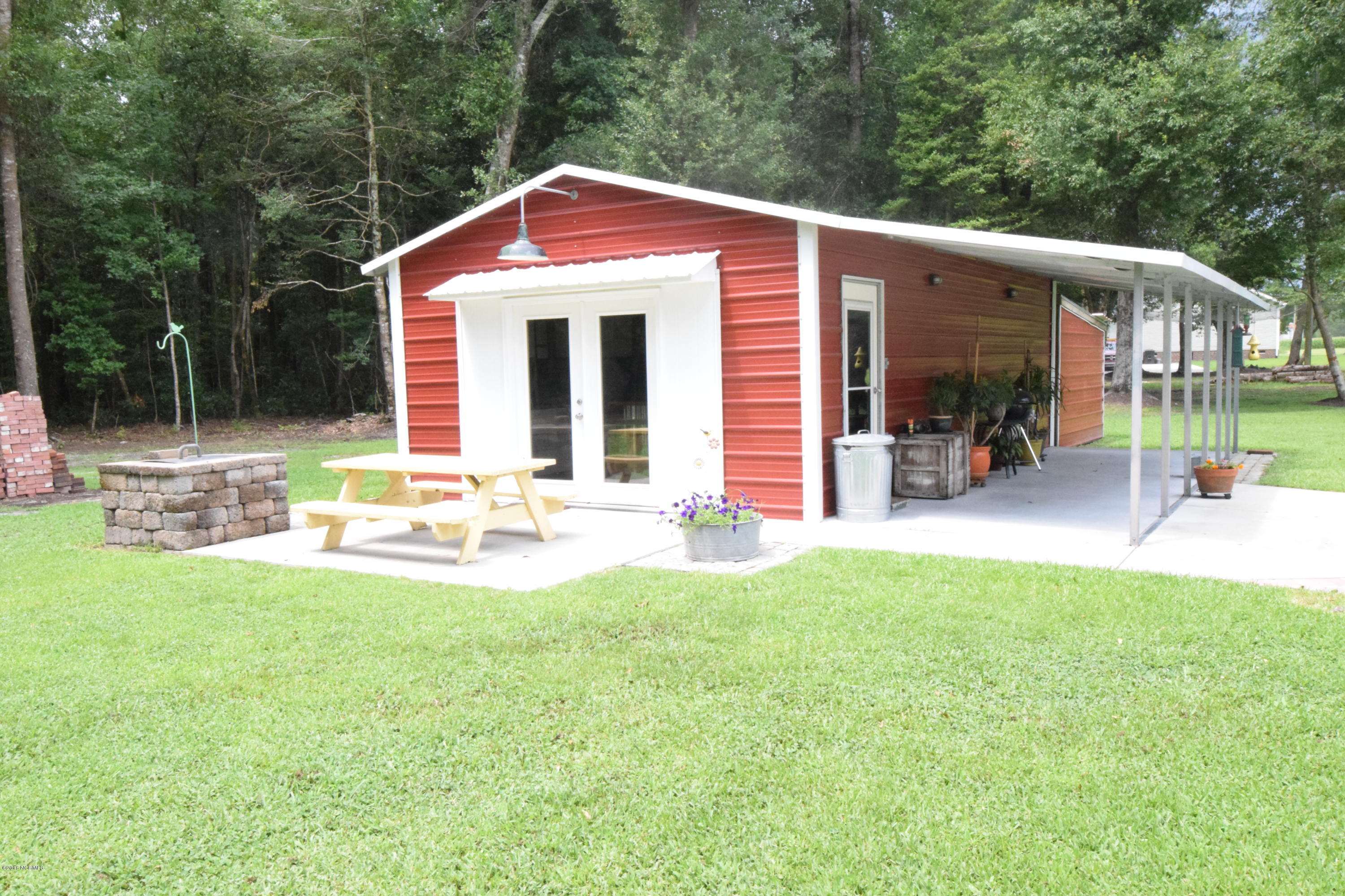 135 Virgin Road Newport, NC 28570 - Photo 4 of 39 Mancave