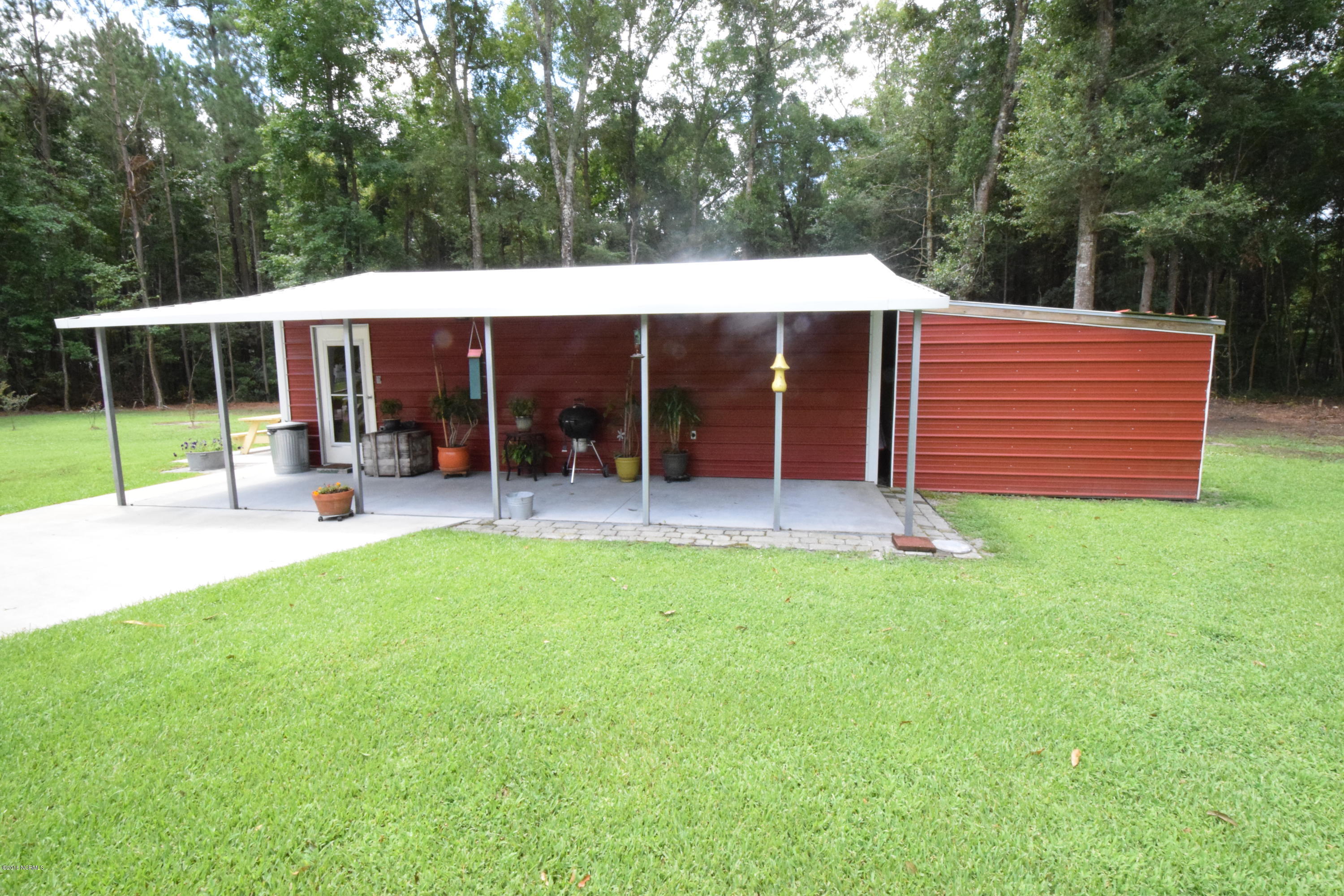135 Virgin Road Newport, NC 28570 - Photo 5 of 39 Mancave