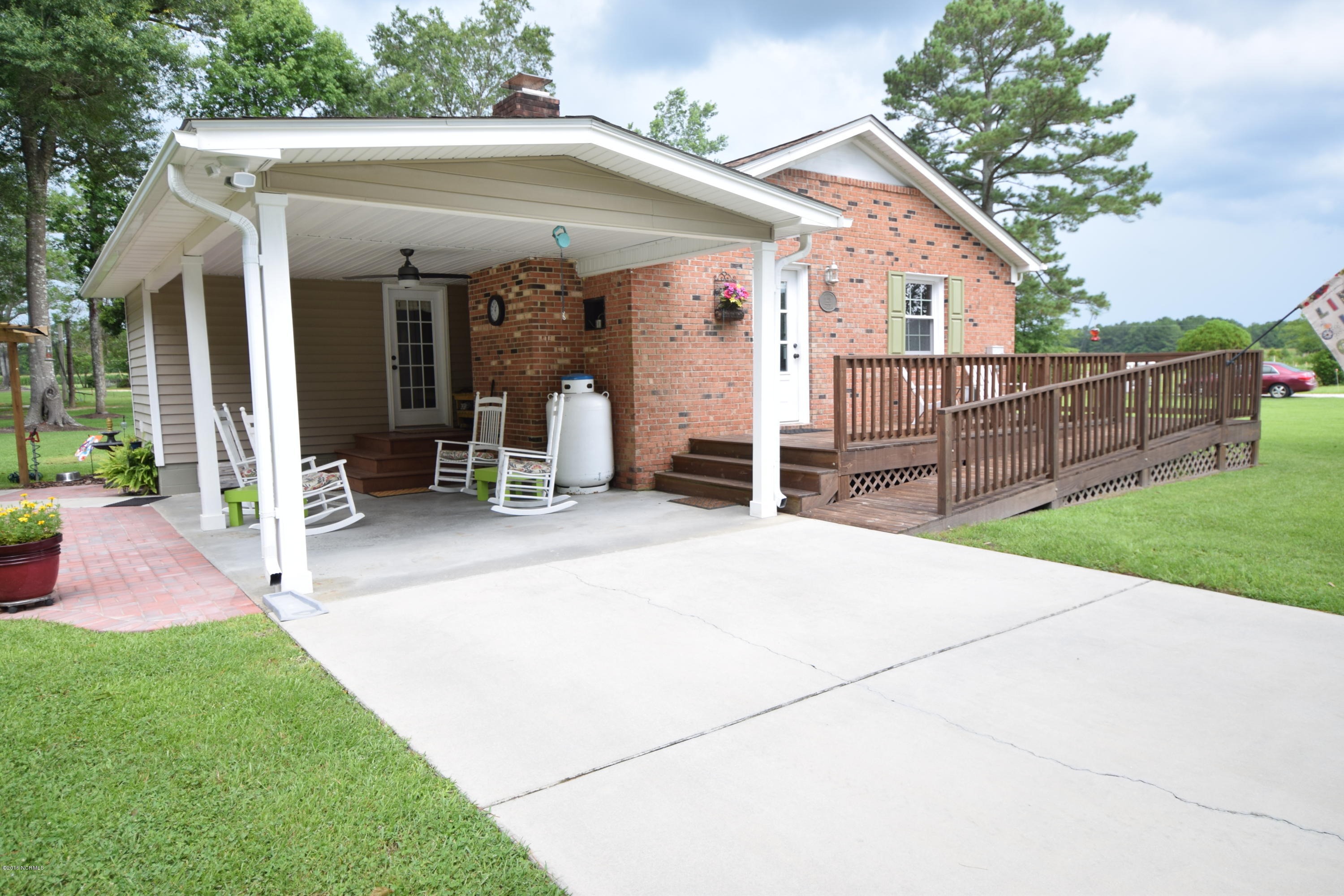 135 Virgin Road Newport, NC 28570 - Photo 9 of 39 9