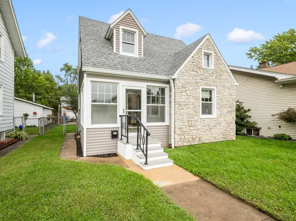 $178,900 | 2421 14th Avenue, Moline, IL 61265