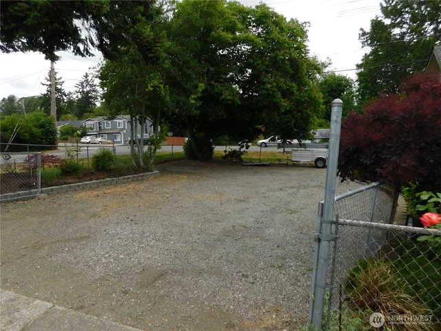 a view of a outdoor space